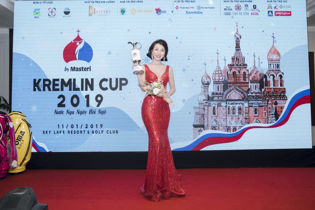 MC - Á hoàng Golf Queen Hải Anh hội ngộ nhiều khách mời trong giải Golf Kremlin Cup 2019