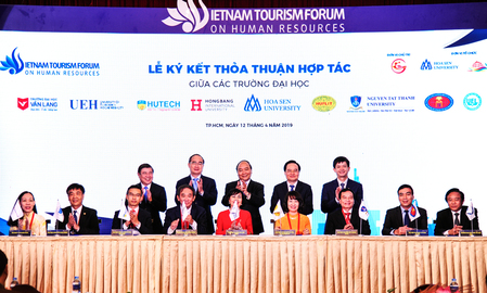 Đào tạo nguồn nhân lực Du lịch Việt Nam để phát triển  ngành kinh tế trọng điểm