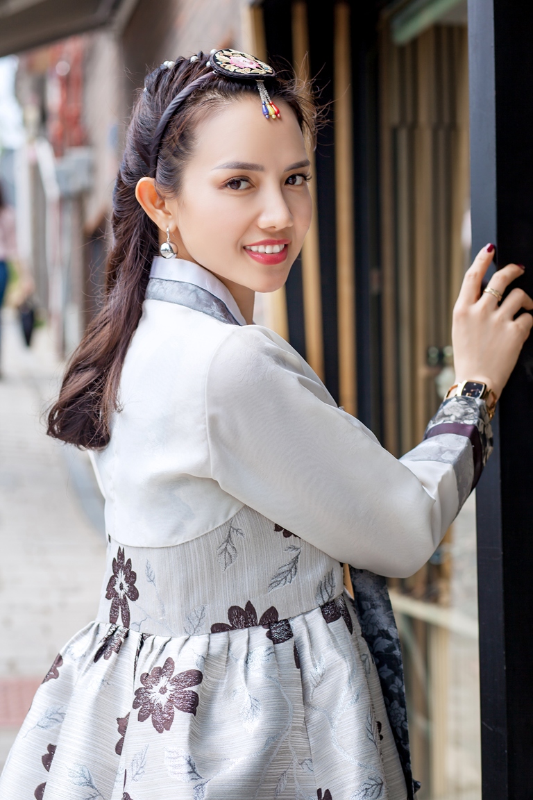 Beauty Blogger – doanh nhân Thu Trâm đi Hàn Quốc học làm đẹp