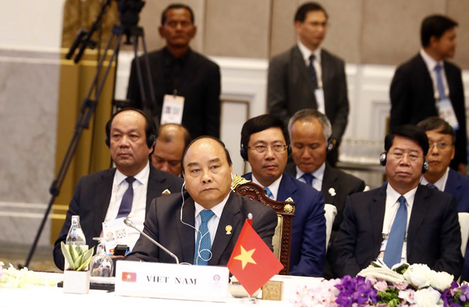Thủ tướng Nguyễn Xuân Phúc phê phán phát biểu của Thủ tướng Singapore
