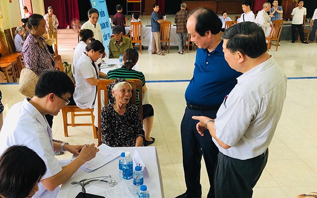 Bệnh viện Bạch Mai tổ chức khám, chữa bệnh tri ân đối tượng chính sách