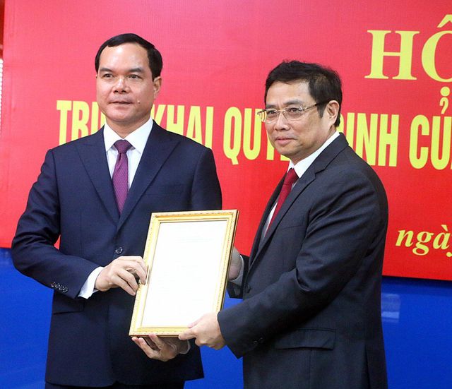 Trao quyết định điều động tân Bí thư Đảng đoàn Tổng Liên đoàn lao động Việt Nam