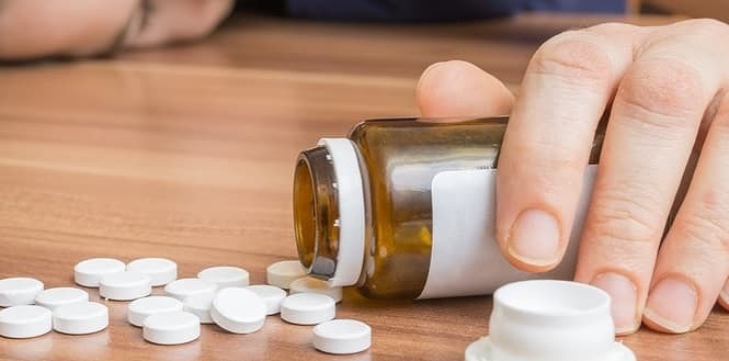 Johnson & Johnson bị tuyên phạt 572 triệu USD, đối diện với 2.000 vụ kiện liên quan đến thuốc giảm đau nhóm opioid