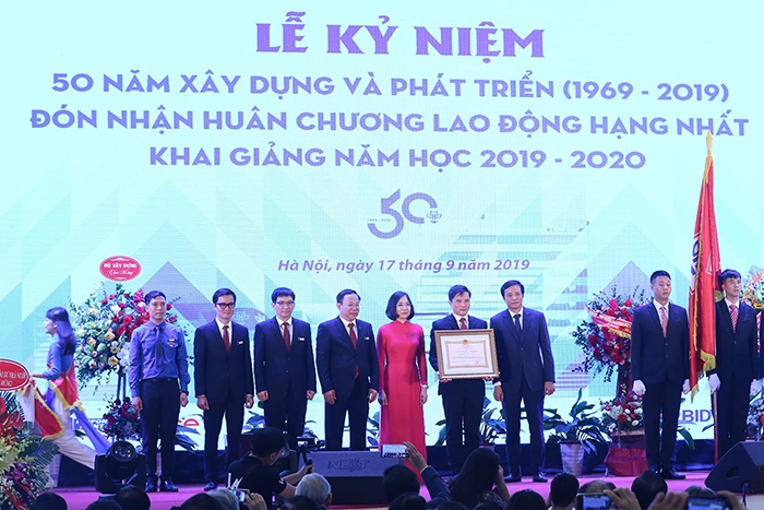 Đại học Kiến trúc Hà Nội - 50 năm xây dựng phát triển và đón nhận Huân chương Lao động hạng Nhất