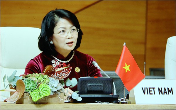 Phó Chủ tịch nước Đặng Thị Ngọc Thịnh gặp mặt một số lãnh đạo các nước