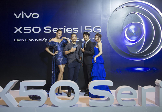 vivo X50 và vivo X50 Pro chính thức ra mắt tại Việt Nam: Camera Gimbal, Chụp Đêm Siêu Việt giá 12,99 và 19,99 triệu đồng cho hai phiên bản
