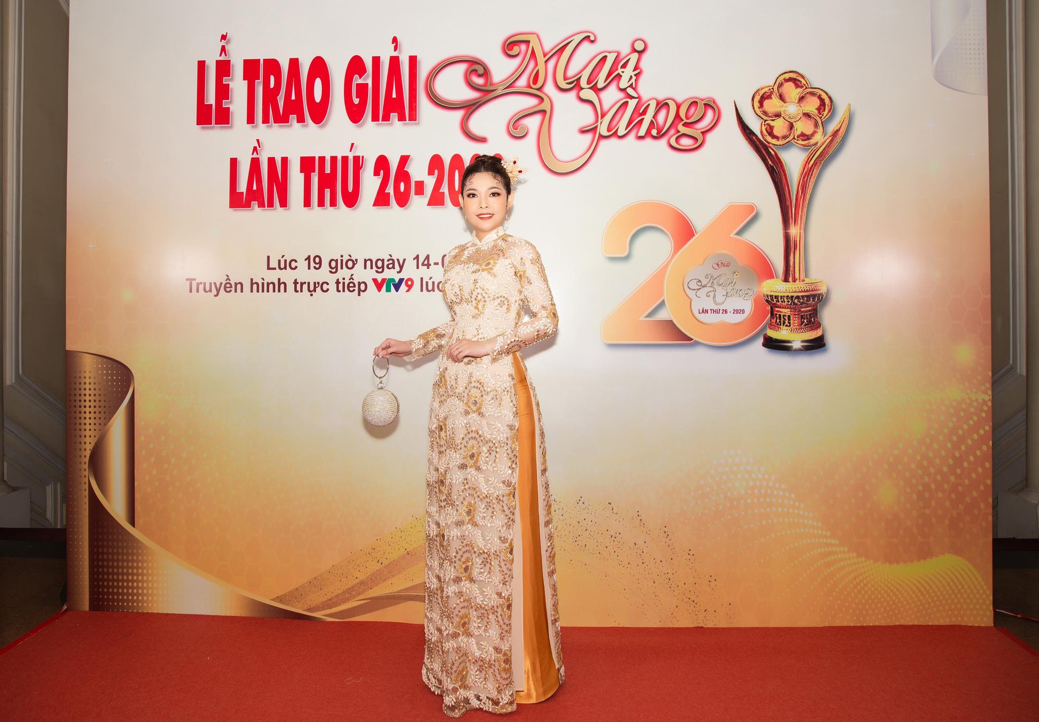Diễn viên Kim Thanh Thảo xuất hiện rạng rỡ tại Lễ trao giải Mai Vàng 2020