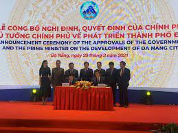 Ông Johnathan Hạnh Nguyễn ký kết tài trợ đề án Trung tâm Tài chính quy mô quốc tế với TP Đà Nẵng