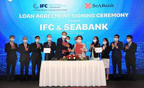 IFC hợp tác với SeABank mở rộng tiếp cận tài chính cho doanh nghiệp vừa và nhỏ và doanh nghiệp do phụ nữ làm chủ tại Việt Nam, thúc đẩy tài trợ khí hậ