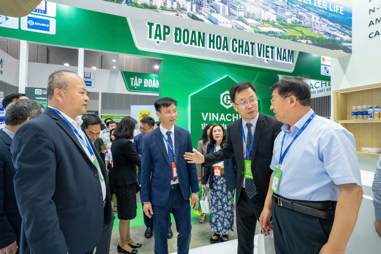 Phát triển xanh – Thách thức và kỳ vọng mới cho ngành hóa chất Việt Nam trong kỷ nguyên công nghệ cao